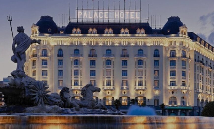 Image 9: Tour Privado con Tuk Tuk Zero: Bernabéu y Milla de Oro. 1h 15min