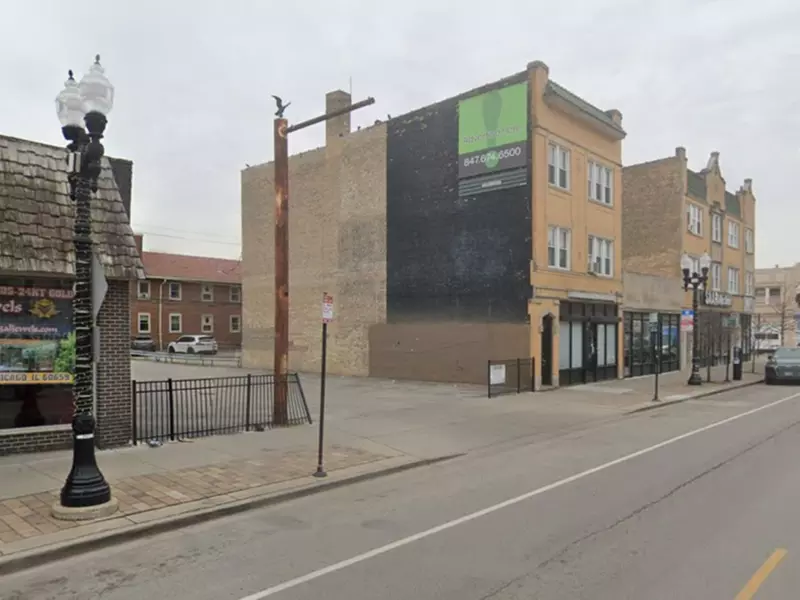Parking at 2713 W. Devon Ave. Lot