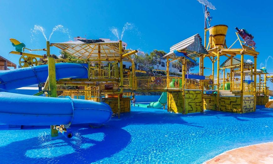 Image 3: ✈ MINORQUE | Fornells - Fergus Club Carema Splash 4* - Appartement