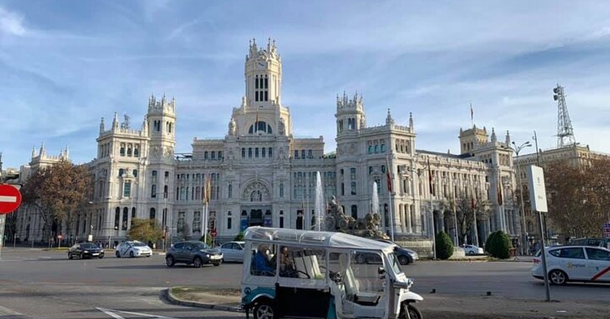Recorrido en tuk tuk por Madrid para hasta seis personas