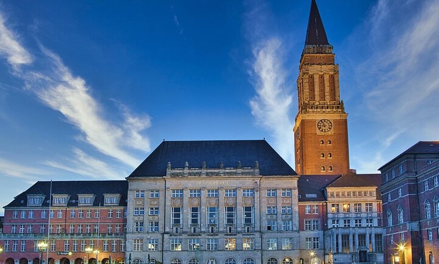 Image 2: Kiel in 60 Minuten mit einem Einheimischen erkunden