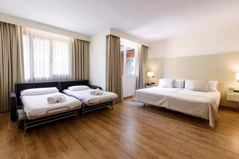 ✈ SPANIEN | Barcelona - Mariano Cubi Aparthotel Barcelona 4*, 2 Näc...