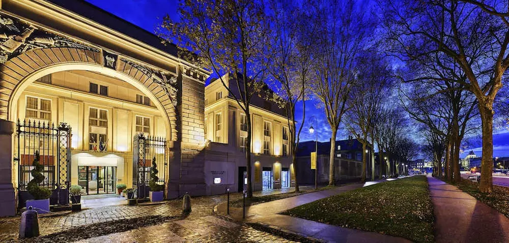✈ FRANCE | Versailles - Le Louis Versailles Château Hotel - MGaller...