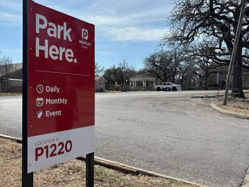 Parking at 495 N. McIlhaney St. Lot - P1220