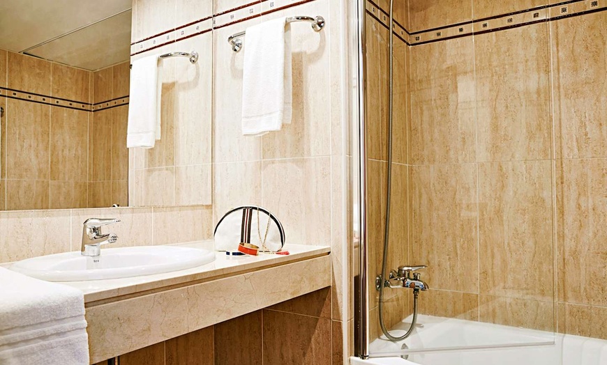 Image 7: ✈ MINORQUE | Cala Blanca - Globales Cala Blanca 4*, 3 nuit - Tout i...