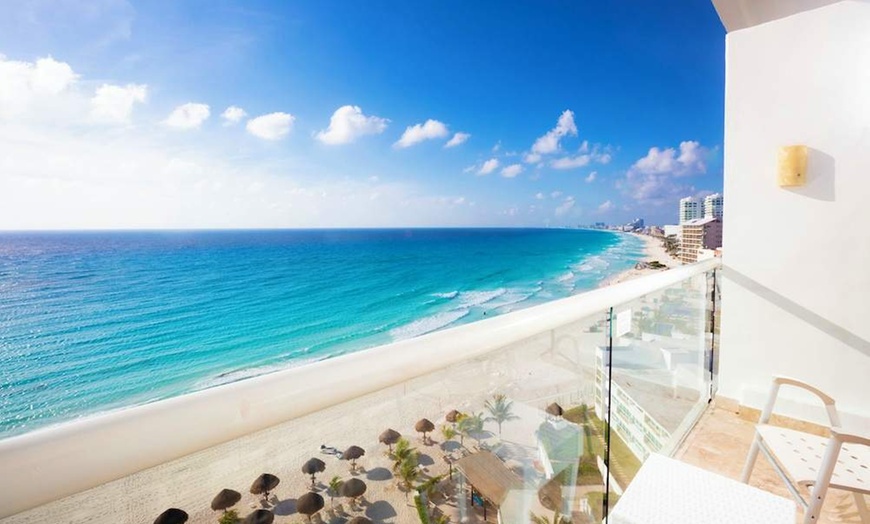 Image 9: ✈ MESSICO | Cancún - Krystal Cancún 4*, 5 notti - Piscina esterna