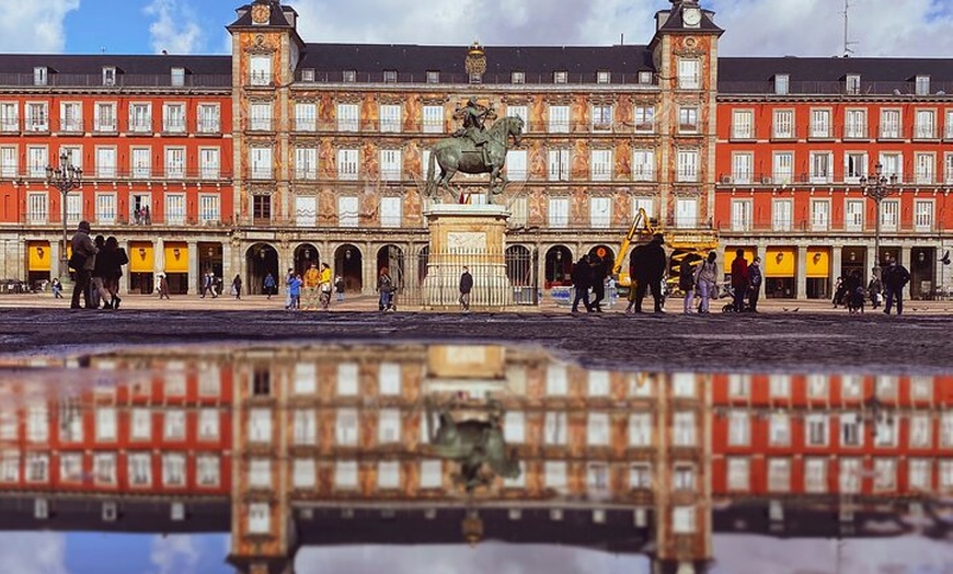 Image 1: Tour de 2 Horas por el Madrid de los Misterios