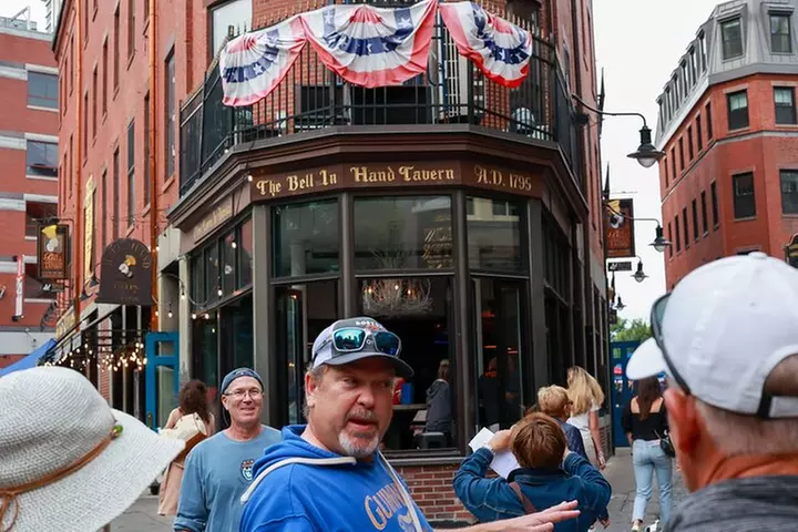 Boston Historic Taverns Tour with Tastings and Ferry