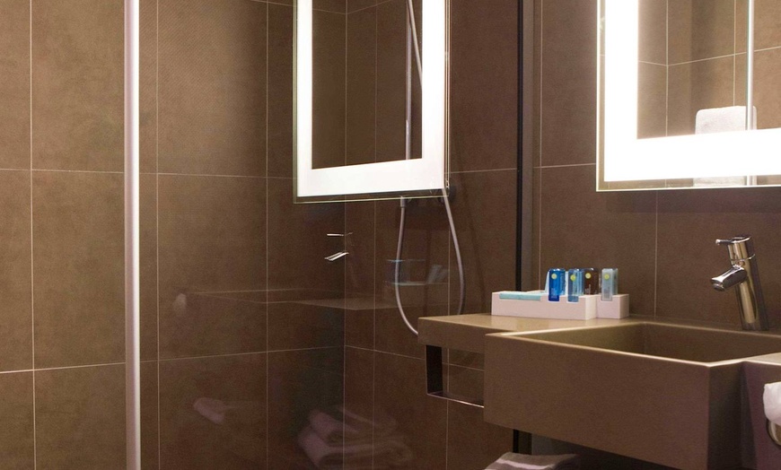 Image 6: ✈ ROYAUME-UNI | Londres - Match Angleterre VS Irlande - Tournoi des...