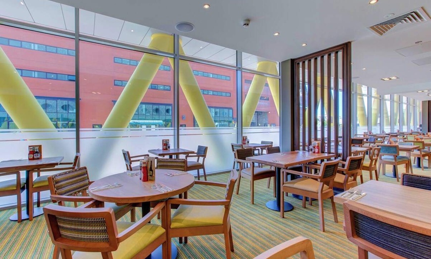 Image 10: ✈ PAYS DE GALLES | Cardiff - Match Pays de Galles VS France - Tourn...