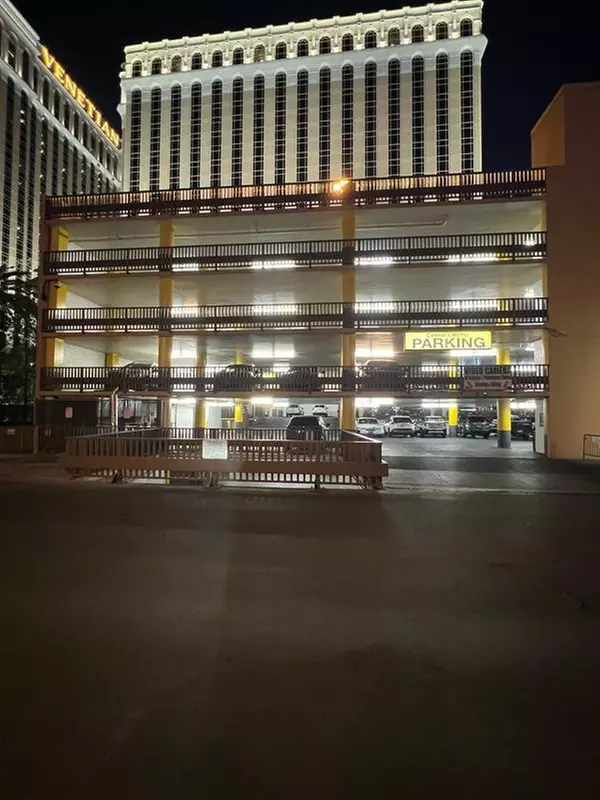 Parking at Parking Hero - Primary Image