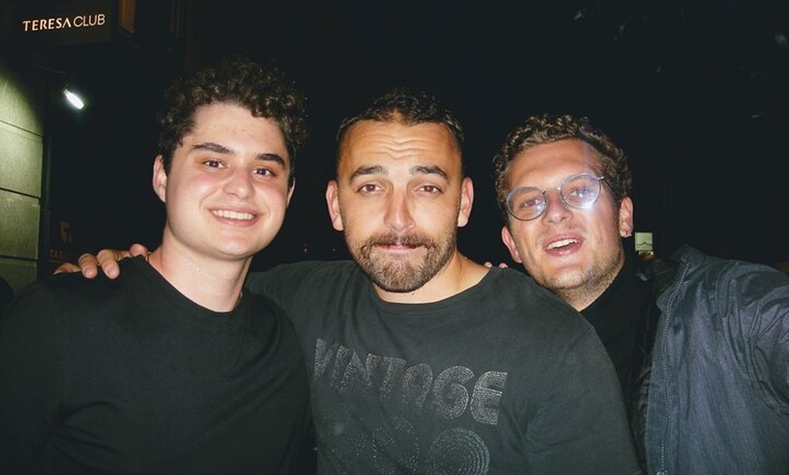 Image 19: OG Barcelona Night Adventure — 3 bares, 3 chupitos y entrada VIP al...