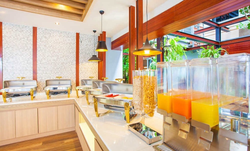 Image 34: ✈ MIDDEN VAN THAILAND | Bangkok - New Siam Palace Ville Hotel 3*, 5...