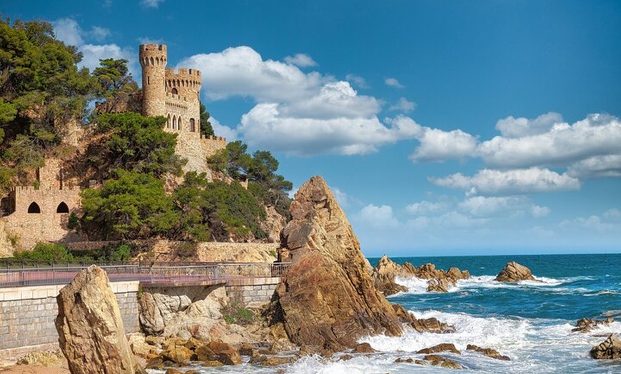 Image 5: Entrada al Castillo de Castell de Lloret