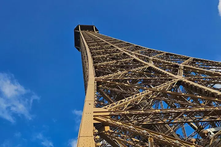 Tour Eiffel Escalade avec accès au sommet et pâtisseries Françaises - Image 5