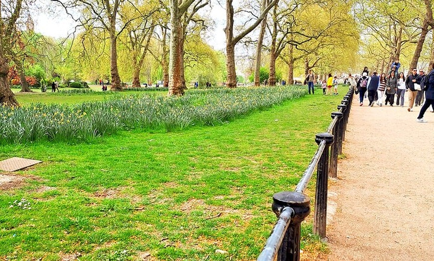 Image 7: London Special Twenty Sights One Tour