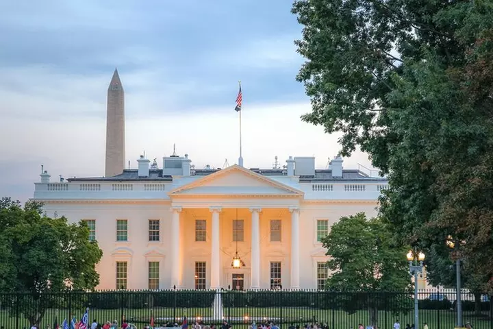 DC Bus Tour with 10+ Stops & Potomac Cruise, Optional US Capitol