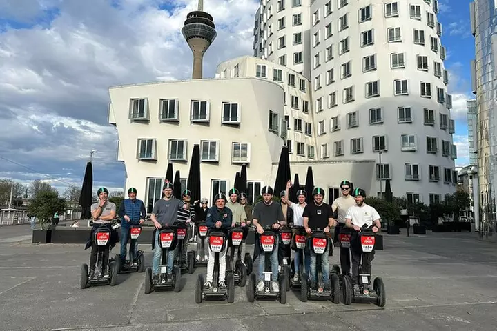 Düsseldorf Segway-Tour: Klassisches Stadterlebnis - Primary Image