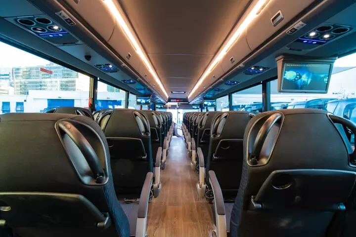 Luxury Coach Bus from Any Airport around NYC / Bus+WIFI