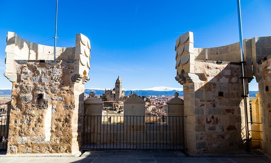 Image 5: Combo Segovia Castillo del Alcázar y Torre de Juan II Entrada