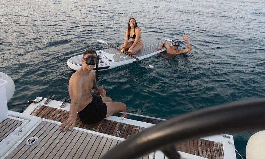 Image 18: Yate a vela privado por la Bahía de Palma y calas cercanas