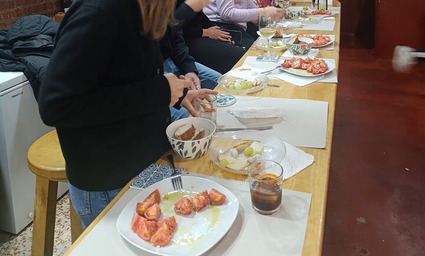 Image 10: Madrid City Aventura de vinos y tapas