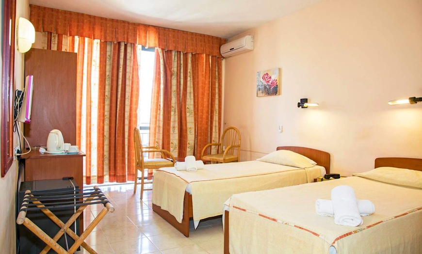 Image 4: ✈ MALTA | San Pawl Il Bahar - Relax Inn Hotel 3* - Naprzeciwko morza