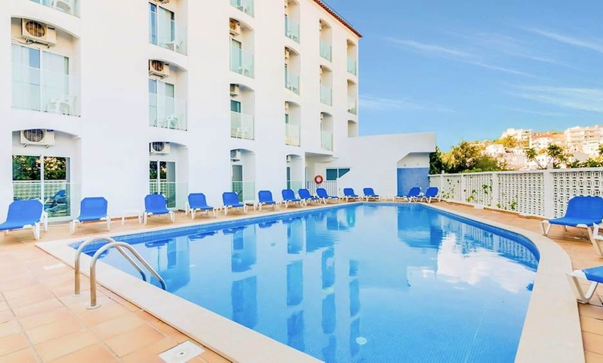 Image 17: ✈ ALGARVE | Albufeira - Vila Recife Hotel 3* - Piscine extérieure
