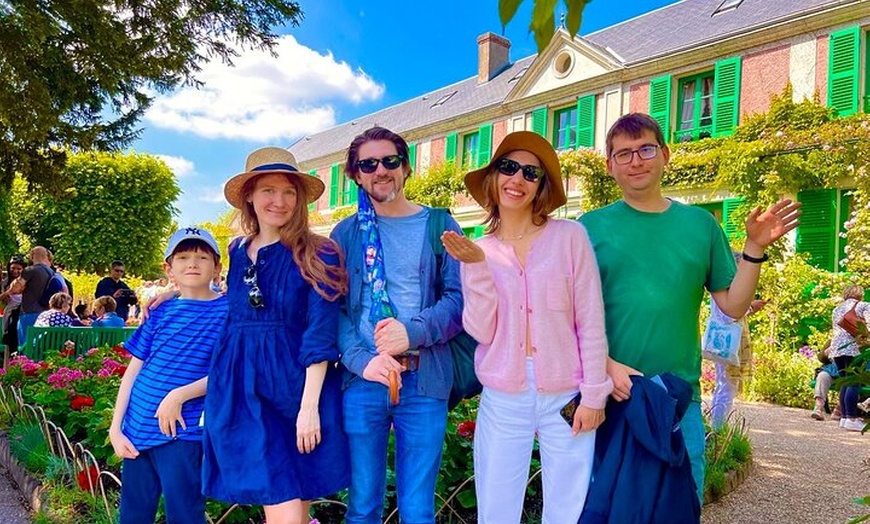 Image 2: Visite privée de Giverny Garden&Versailles au départ de Paris