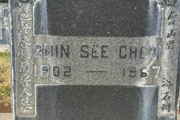 Self-Guided Walking Tour in Chinatown