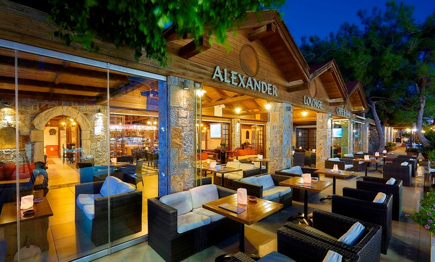 Image 10: ✈ CRÈTE | Stalida - Alexander Beach Hotel & Village Resort 5* - Bor...