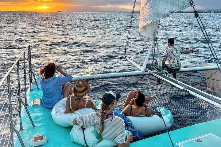 Private Catamaran Sunset Sail in Waikiki