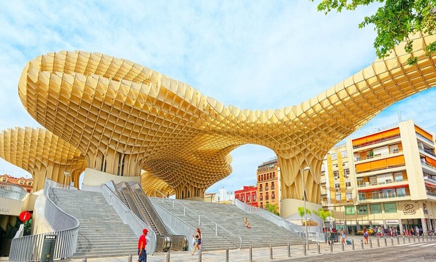 Image 4: Explora Sevilla en 60 minutos con un Local