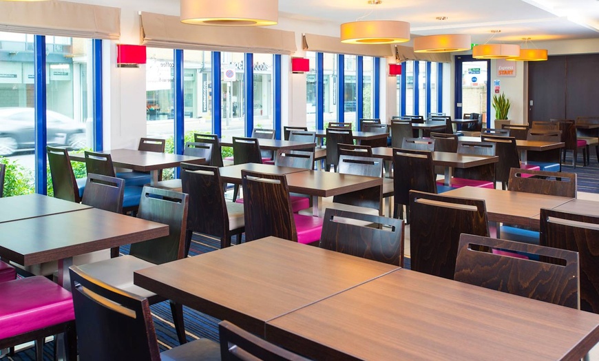 Image 6: ✈ WIELKA BRYTANIA | Londyn - Holiday Inn Express London - Wandswort...