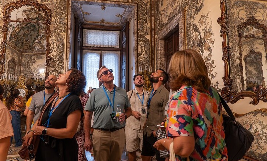 Image 5: Visita guiada al Palacio Real de Madrid para grupos pequeños con ca...