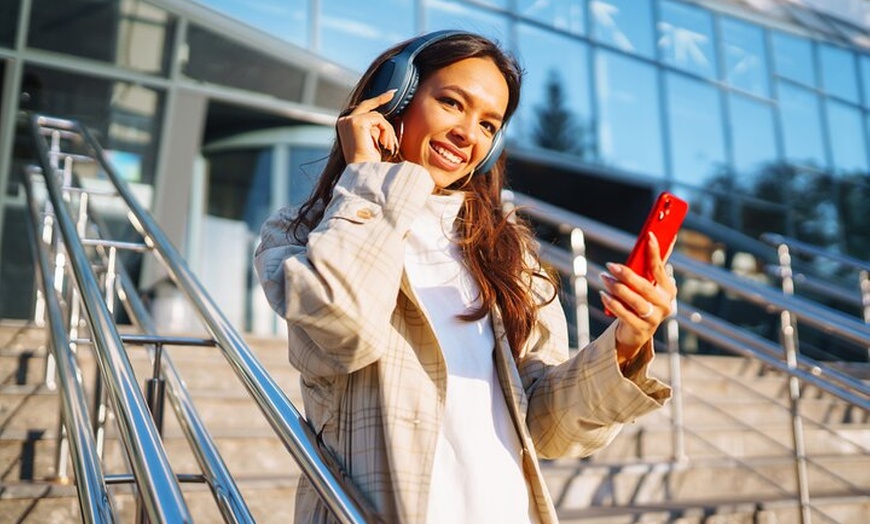 Image 3: Explore London Freely – Self-Guided Tour with Mobile App