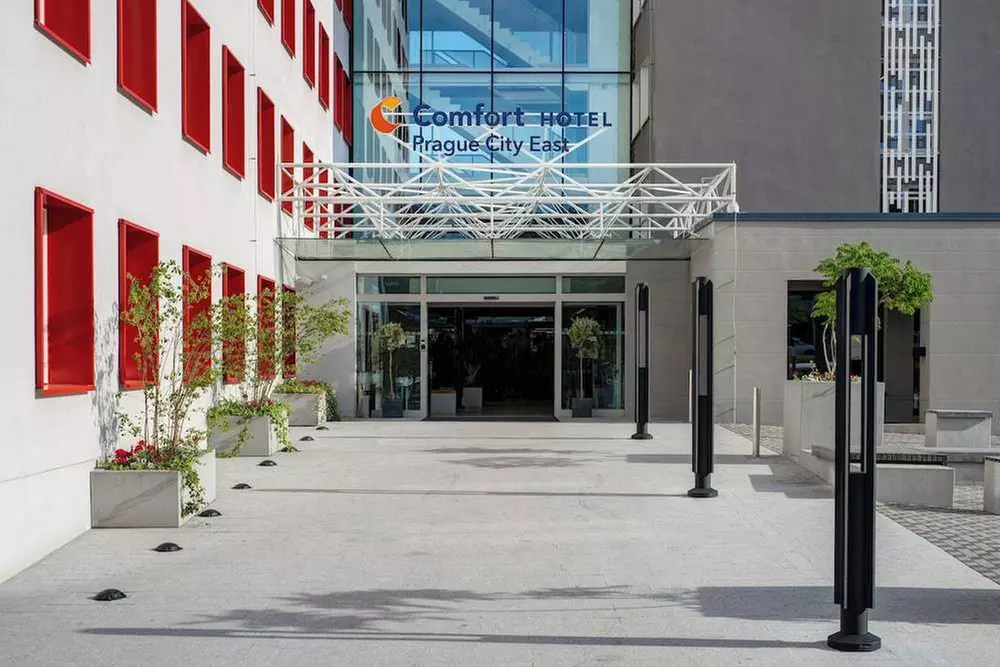 ✈ REPUBLIKA CZESKA | Praga - Comfort Hotel Prague City East 3*, 2 n...