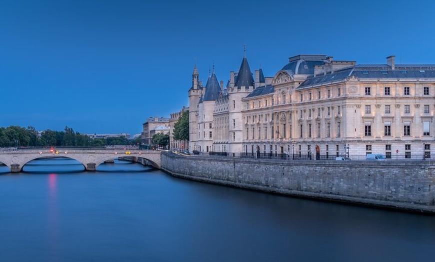 Image 4: Visite privée de St Chapelle, Conciergerie et Notre-Dame