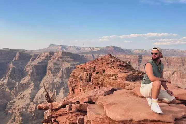 Las Vegas: Grand Canyon West Rim Bus Tour with Skywalk