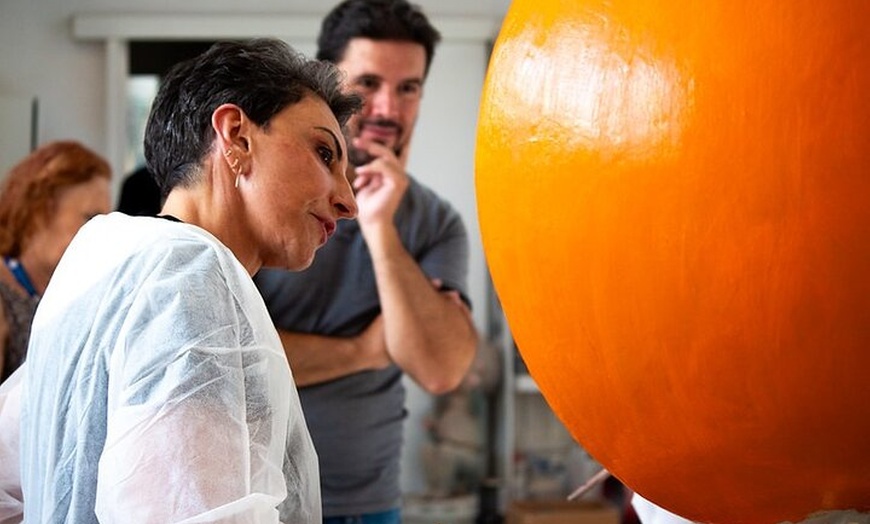 Image 2: Entre bastidores de Las Fallas: Taller de Arte, Cultura y Manos a l...