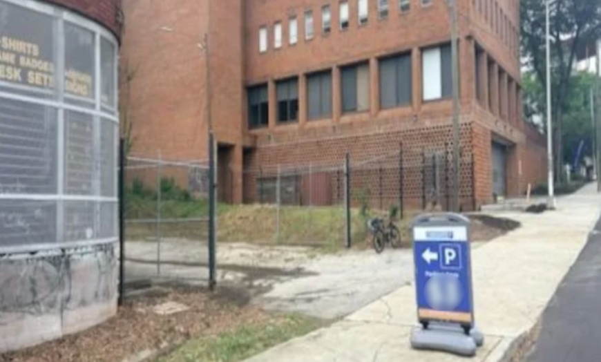 Image 2: Parking at 332 Piedmont Ave. NE. Lot