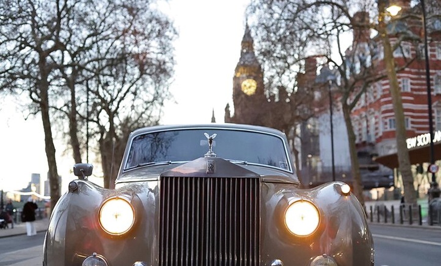 Image 5: London Tour in a Vintage Rolls Royce