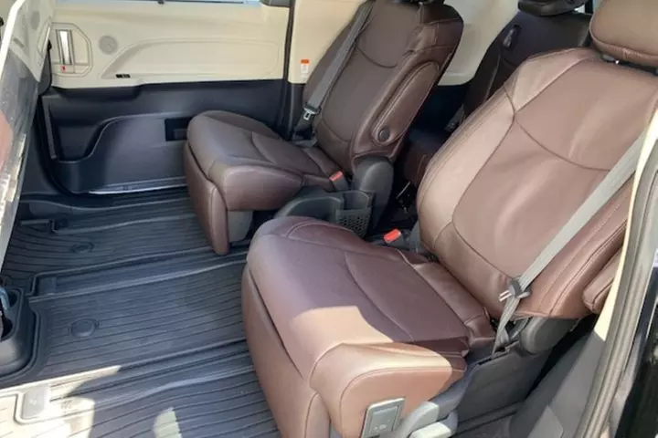 【Japanese Driver Commitment】 Anaheim to Los Angeles Airport Transfe...