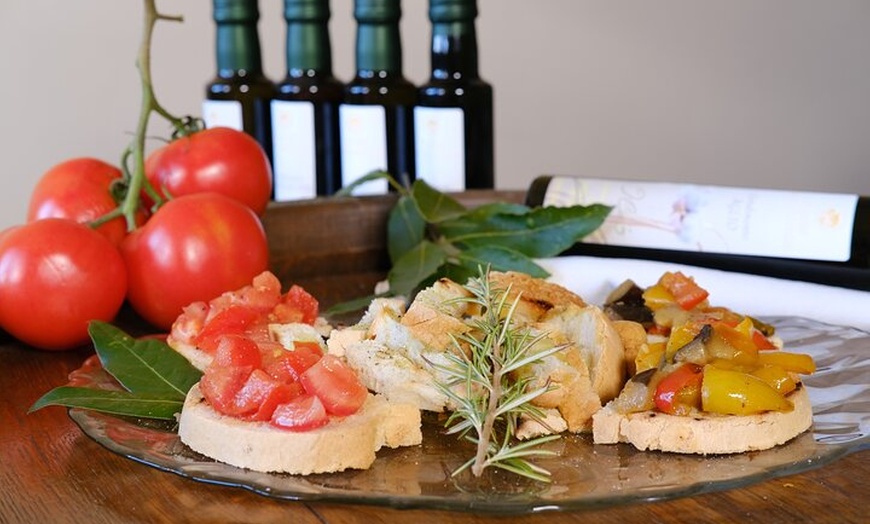 Image 4: Tour privato delle cantine di San Gimignano, con degustazione di vi...