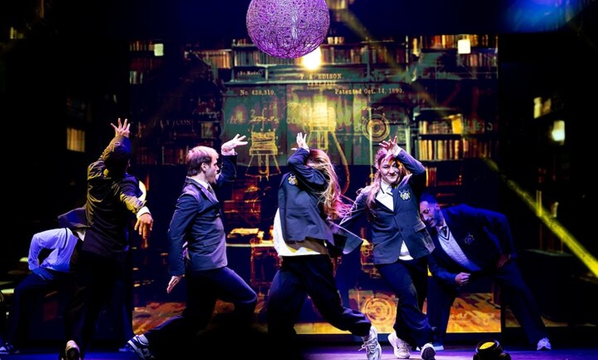 Image 31: Wintergarten Varieté "FLYING LIGHTS" inkl. Flying Steps