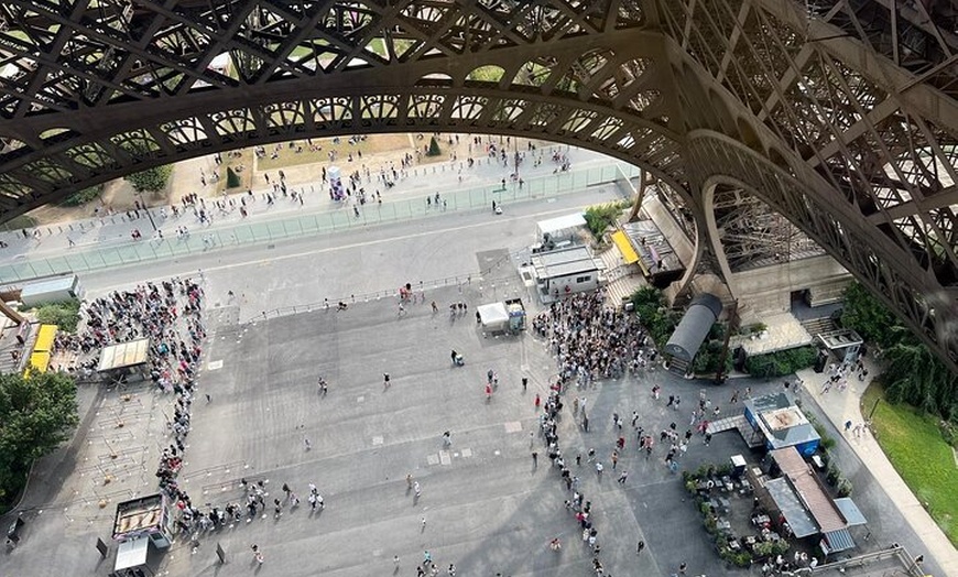 Image 22: Tour Eiffel en ascenseur au deuxième étage et sommet facultatif