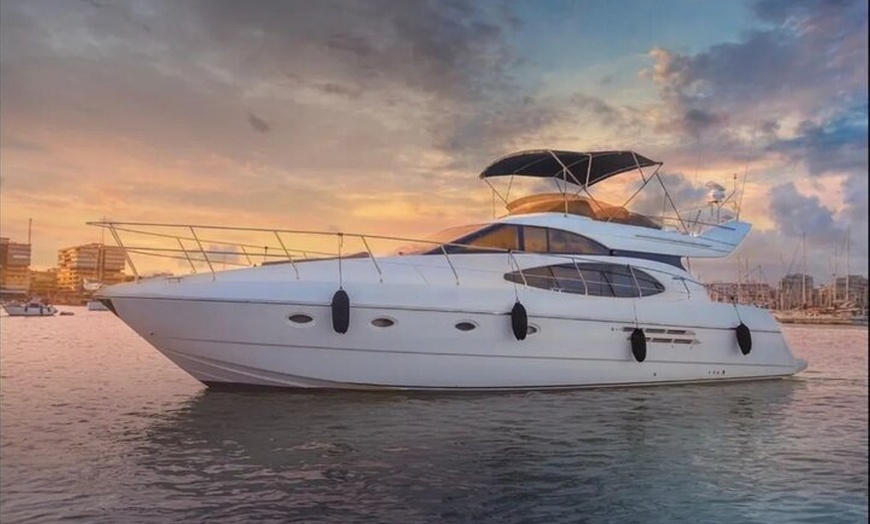 Image 1: Torrevieja Sunset en Yate de Lujo Azimut 16 metros