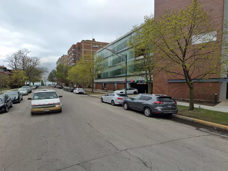 Parking at 7331 N. Sheridan Rd. Garage