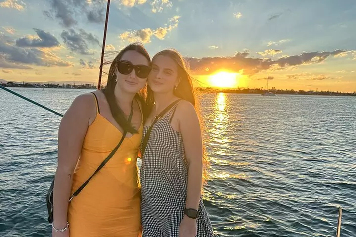 Gold Coast 2 hour Sunset Sailing Cruise with Drinks&Tasting Plate