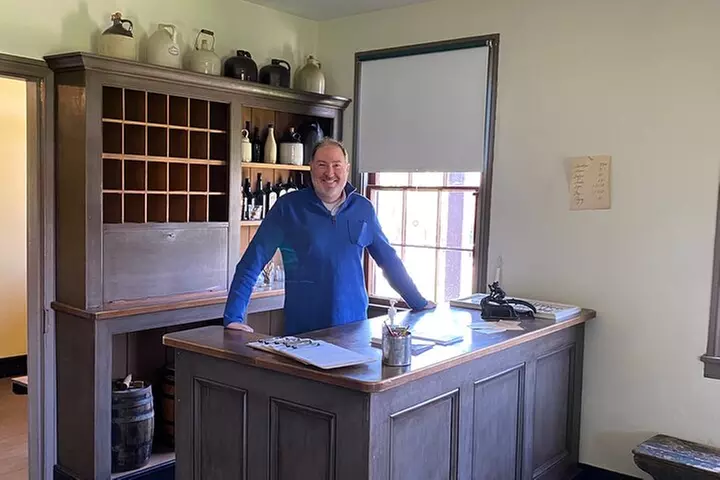 Private John Wilkes Booth Escape Tour in Washington DC by Luxury Car